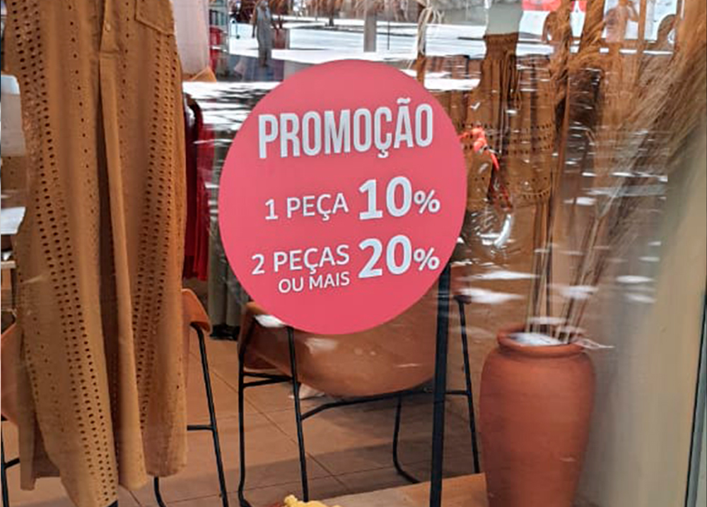 Adesivos para Vitrines — impressão látex Do it! Print RJ
